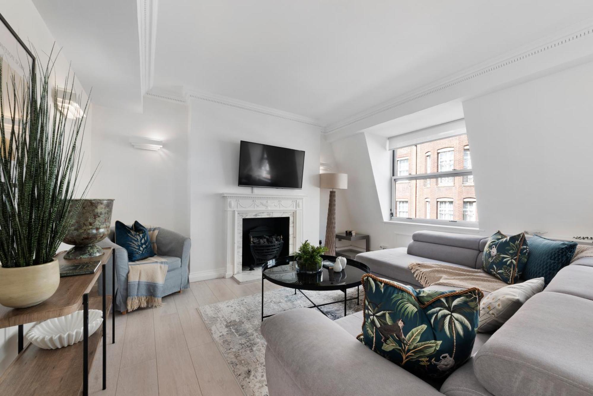 Luxury 2 Bed In Mayfair! Apartment