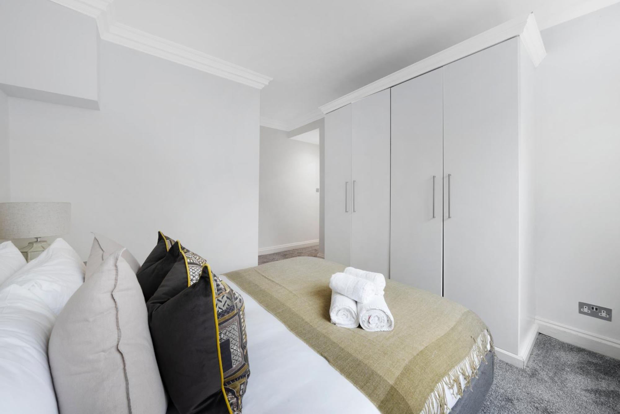 Luxury 2 Bed In Mayfair! Apartment *