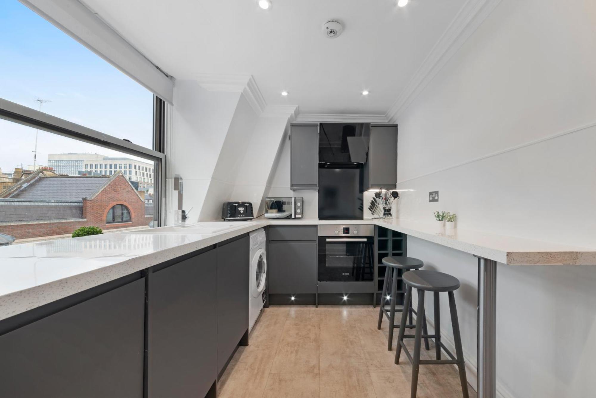 Luxury 2 Bed In Mayfair! Apartment *